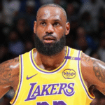 LeBron terminou como cestinha da partida e anotou um duplo-duplo, com 38 pontos e 10 assistências.