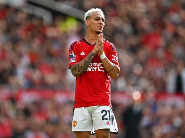 Antony voltou a treinar com a equipe e pode voltar a atuar pelo Manchester United (Shaun Botterill/Getty Images Europe)