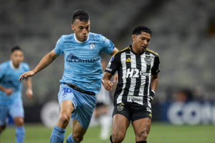 Rony enfrentando os chilenos - Foto: Divulgação/ Pedro Souza / Atlético-MG