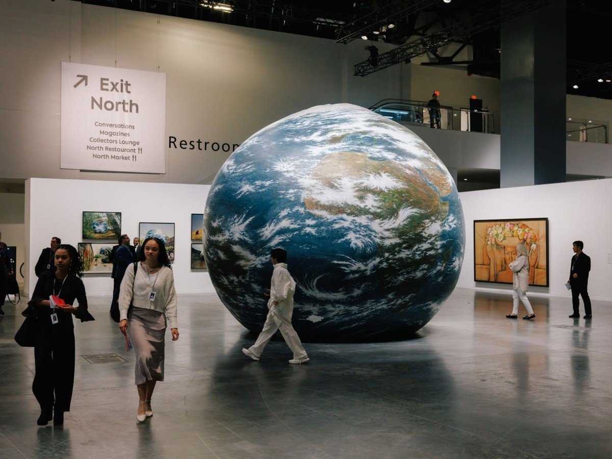 Público na edição de 2023 da Art Basel Miami Beach - Foto: Divulgação