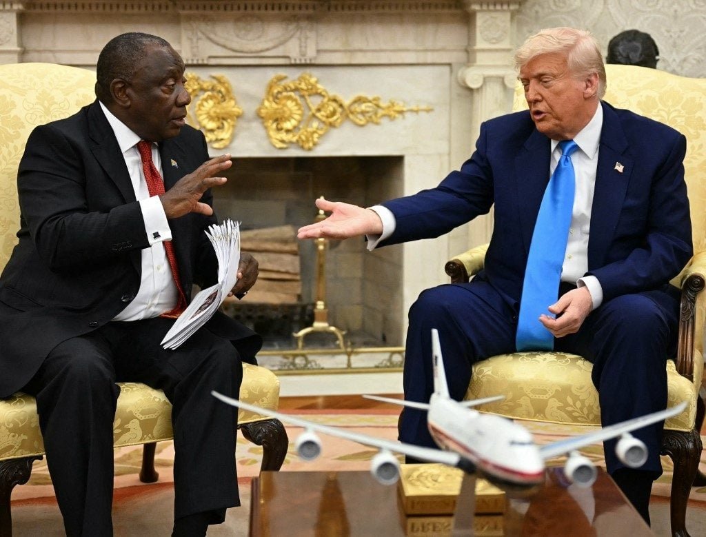 Cyril Ramaphosa e Donald Trump na Casa Branca, em 21 de maio de 2025 - Foto: Jim Watson/AFP