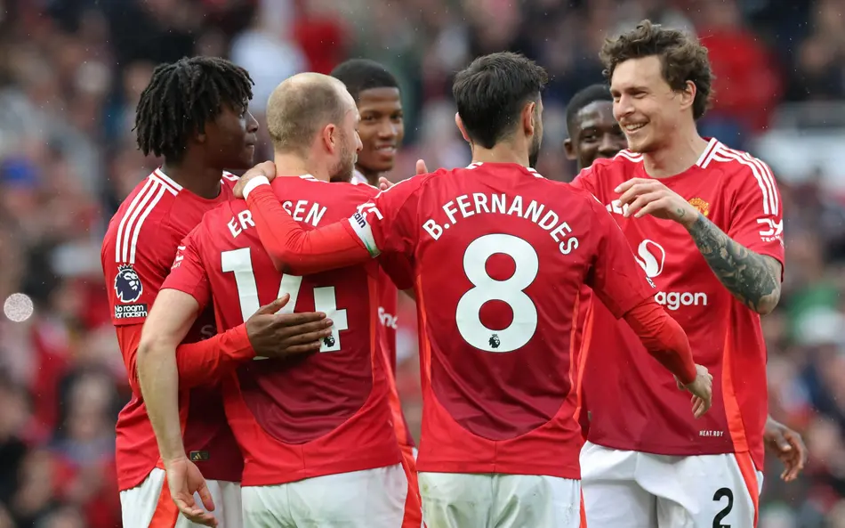 United comemorando vitória contra o Aston Villa na última rodada da Premier League Foto: Darren Staples/ SFP United comemorando vitória contra o Aston Villa na última rodada da Premier League
Foto: Darren Staples/ SFP