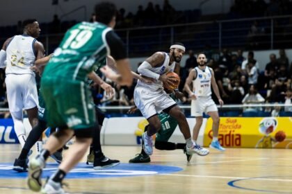 Duelo entre Minas e Bauru pelas semifinais do NBB - Foto: Hedgard Moraes/MTC