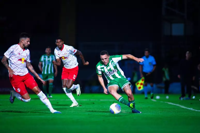 Bragantino e Juventude se enfrentam nesta segunda - Foto: Fernando Alves/ECJ