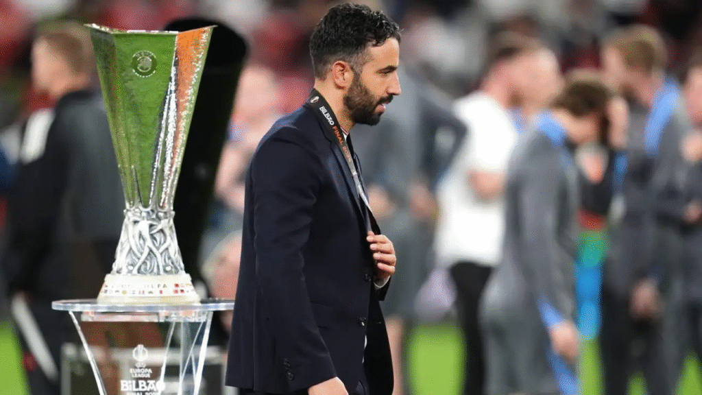 Manchester United: Rúbem Amorim na final da Europa League, perdida para o rival Tottenham - Foto: Getty Images