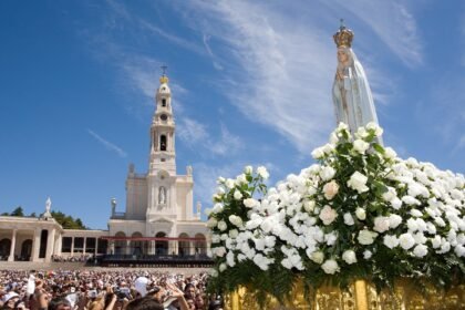 Imagem de Nossa Senhora de Fátima, celebrada em 13 de maio