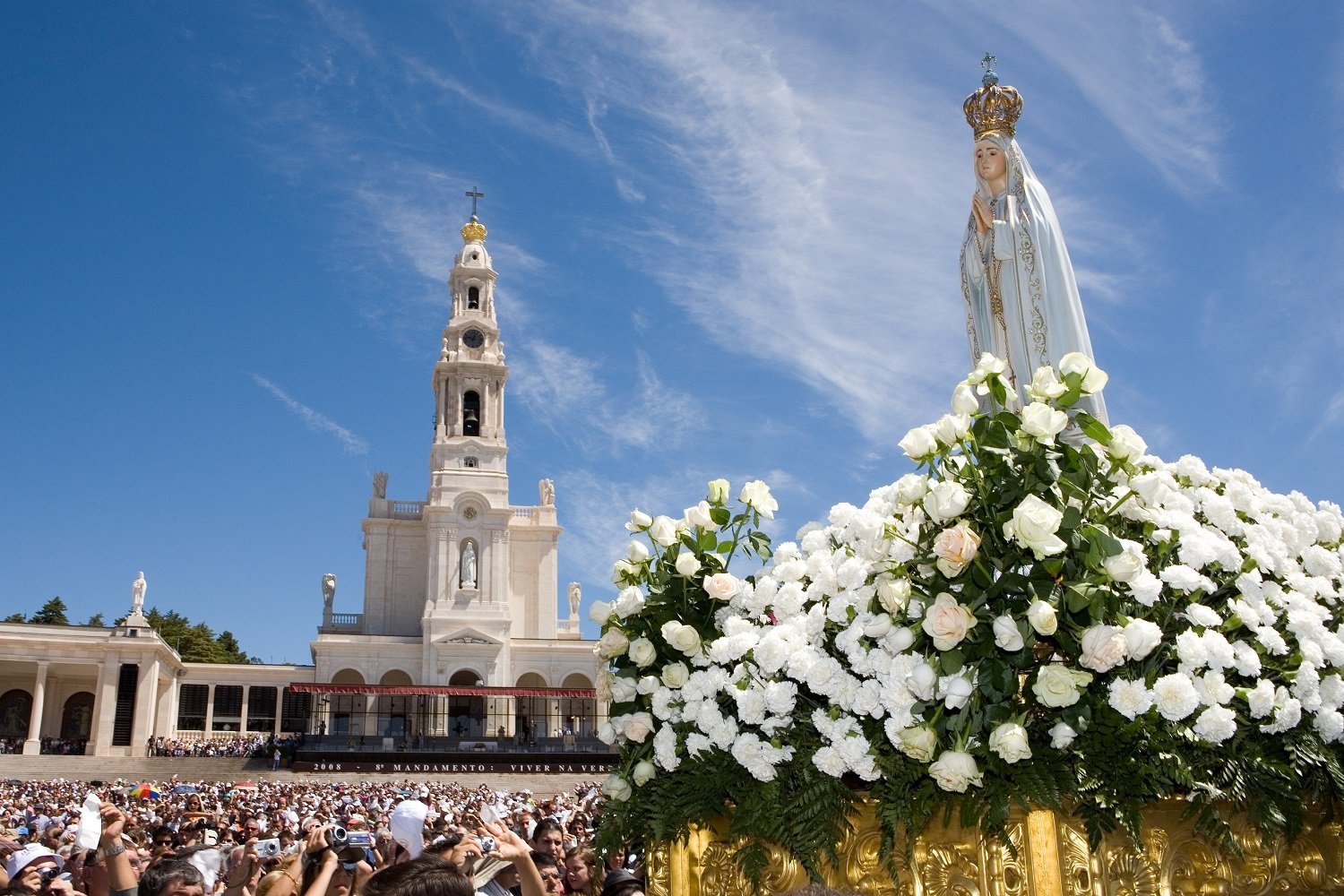Imagem de Nossa Senhora de Fátima, celebrada em 13 de maio
