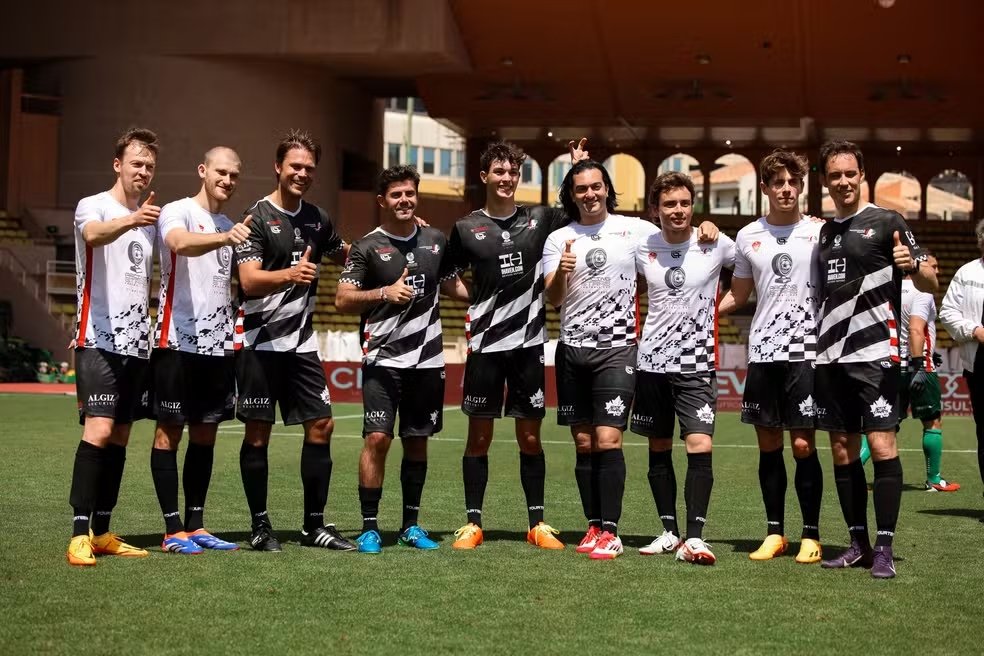 Jogo beneficente com pilotos e ex-pilotos da F1 em Mônaco — Foto: Divulgação