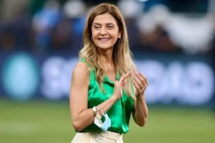 Leila Pereira em campo durante pré-jogo - Foto: Reprodução/Instagram