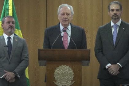 Ricardo Lewandowski definiu Tuta como um "delinquente de alta periculosidade". Ele deu entrevista a jornalistas nesta 2ª feira - Foto: Reprodução