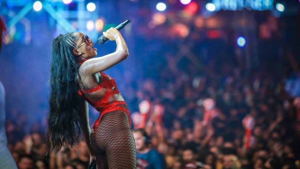 Iza em show do Planeta Atlântida 2020 - Reprodução/Redes Sociais