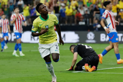 Brasil goleou Paraguai no último encontro entre as seleções na Copa América - Foto: Kevork Djansezian/AFP