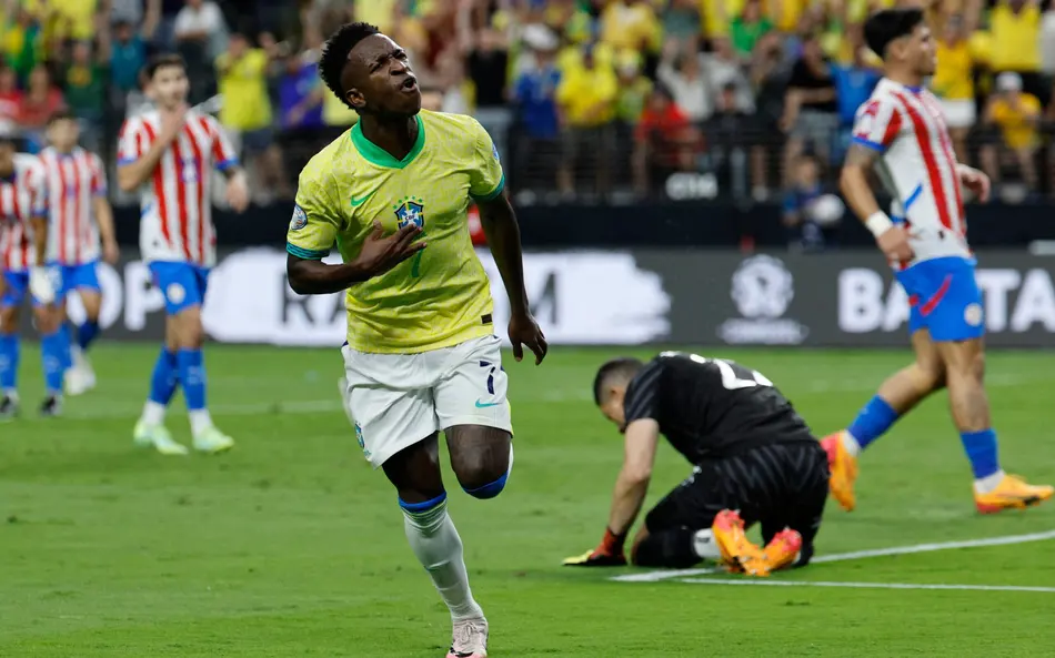 Brasil goleou Paraguai no último encontro entre as seleções na Copa América - Foto: Kevork Djansezian/AFP