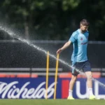 Jorginho participando do último treino antes do jogo contra o Chelsea Foto: Gilvan de Souza / CRF