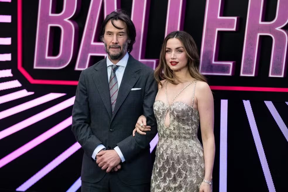 Ana de Armas e Keanu Reeves na estreia de 'Bailarina' em Londres - Foto: Reuters