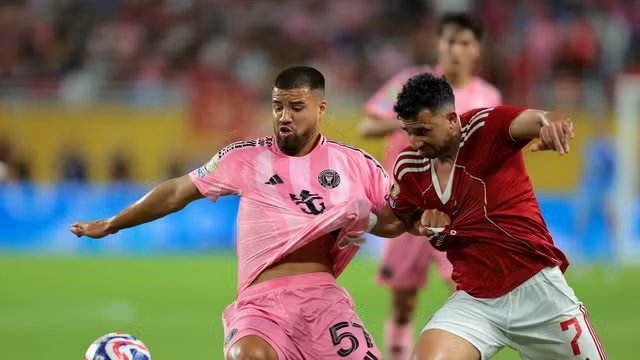 Mascherano: Marcelo Weigandt e Trézéguet em Al Ahly x Inter Miami - Foto: Reuters/Sam Navarro