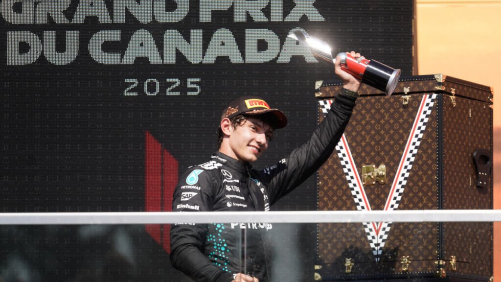Kimi Antonelli comemora seu primeiro pódio na carreira na F1 com apenas 18 anos - Geoff Robins / AFP