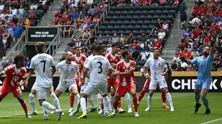 Tracey: Bayern de Munique e Auckland City se enfrentaram neste domingo - Foto: Getty Images