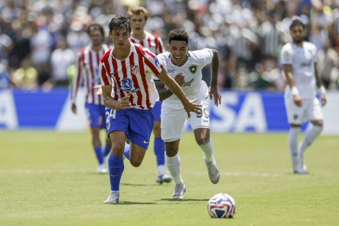 Jogo seguiu empatado em 0 a 0 no primeiro tempo - Foto: Reuters