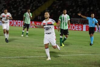 Times se enfrentam em situações opostas neste Brasileirão série B - Foto: Reprodução