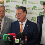 O ministro da Agricultura e Pecuária, Carlos Fávaro anuncia pedido para conter crises sanitárias no setor agropecuário após corte de R$ 622,8 milhões no orçamento da Agricultura - Foto: Reprodução