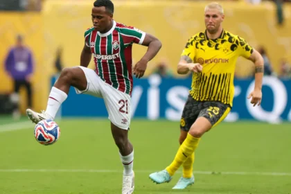 Jogo foi realizado na última terça-feira (17), às 13 horas - Foto: Francois Nel/Getty Images