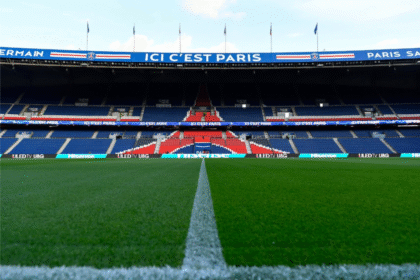 Atual estádio do PSG, o Parque dos Príncipes - Foto: Getty Images