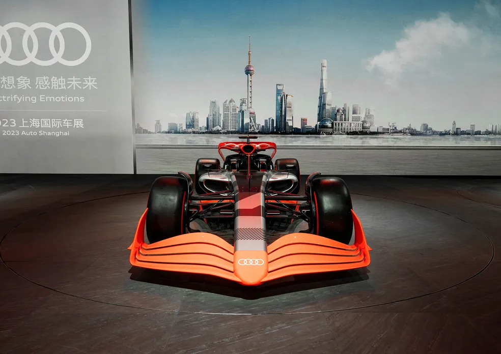 Simulação do carro da Audi F1 Team; montadora vai estrear na F1 em 2026, junto com novo regulamento de motores - Foto: AUDI AG