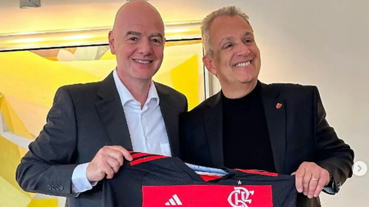 Gianni Infantino recebe camisa do Flamengo - Foto: Divulgação/Instagram