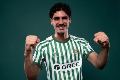 Johnny, meio-campo do Bétis, deve ser negociado com o Atlético de Madrid. Foto: Aitor Alcalde/UEFA via Getty Images