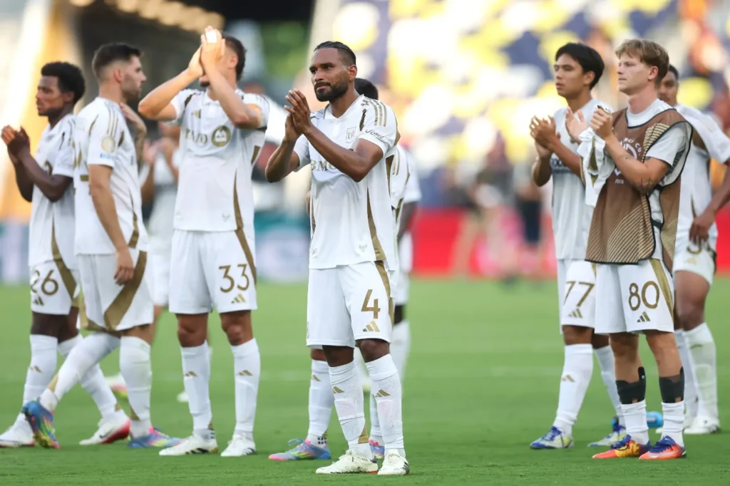 LAFC apenas cumpre tabela nesta rodada, uma vez que a equipe está eliminada com duas derrotas - Foto: Reuters