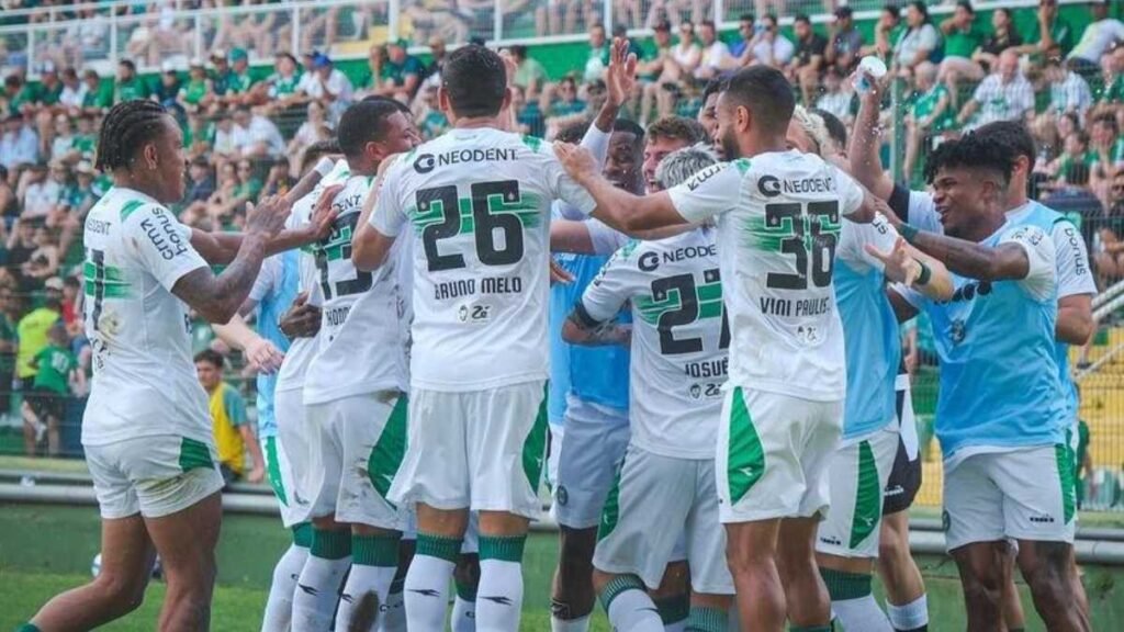 O Coritiba está na 2ª colocação na tabela - Foto: JP Pacheco/Coritiba