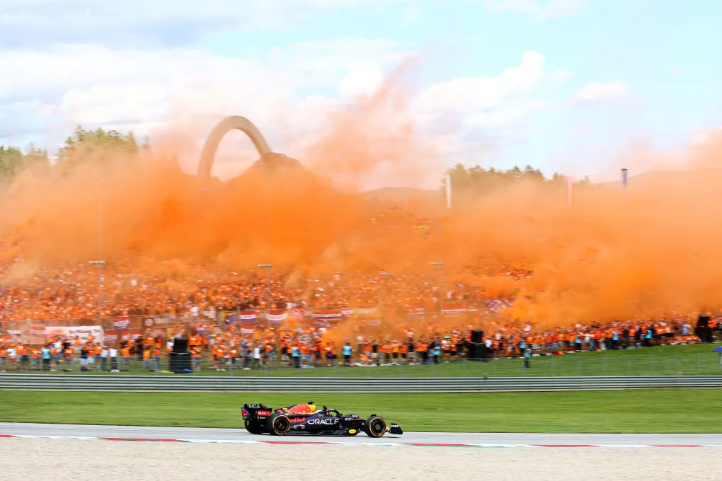 Festa laranja para Verstappen na ‘casa’ da Red Bull na Áustria - Foto: Clive Rose/Getty Images/Red Bull Racing