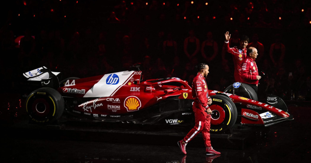 SF-25 sendo apresentado em evento da F1 no início do ano - Foto: F1 Images