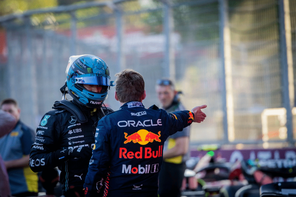 George Russell e Max Verstappen no GP do Azerbaijão da F1 2023 — Foto: Jakub Porzycki/NurPhoto via Getty Images