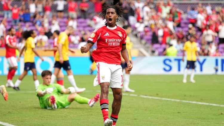 Um dos gols do Benfica sobre o Auckland City - Foto: Reuters