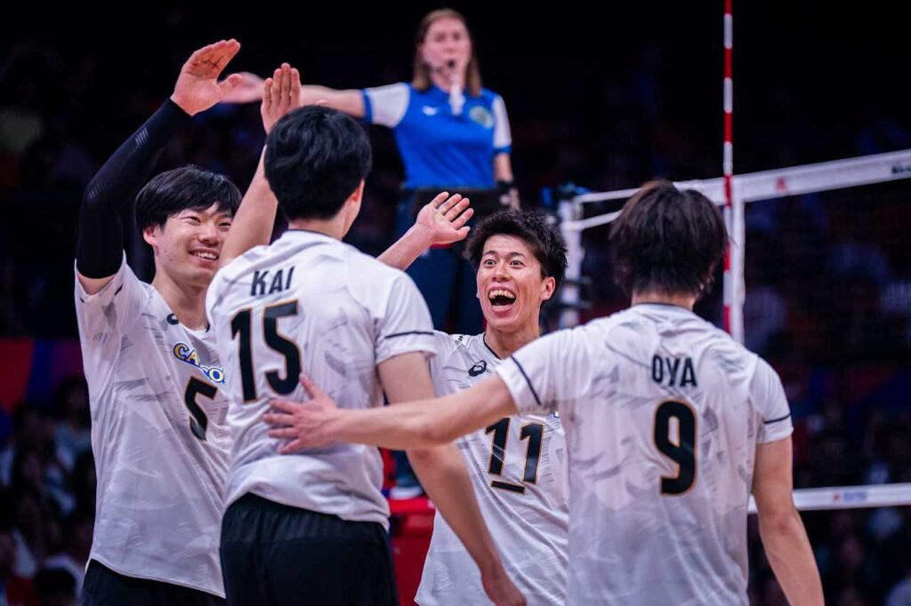 Japoneses voltaram melhores e ganharam com facilidade dos chineses - Foto: VNL Images