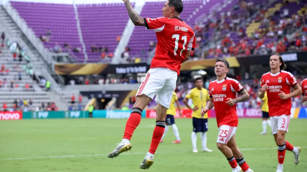 Dí Maria comemorando gol contra o Auckland City - Foto: Alex Grimm
