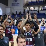 SESI Franca celebra vitória que deixa equipe perto do tetra do NBB (Foto: Marcos Limonti/Sesi Franca Basquete)