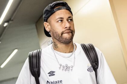Neymar em pré-jogo pelo Santos - Foto: Raul Baretta/ Santos FC