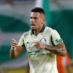 Paulinho em ação com camisa do Palmeiras. Foto: REUTERS/Hannah Mckay