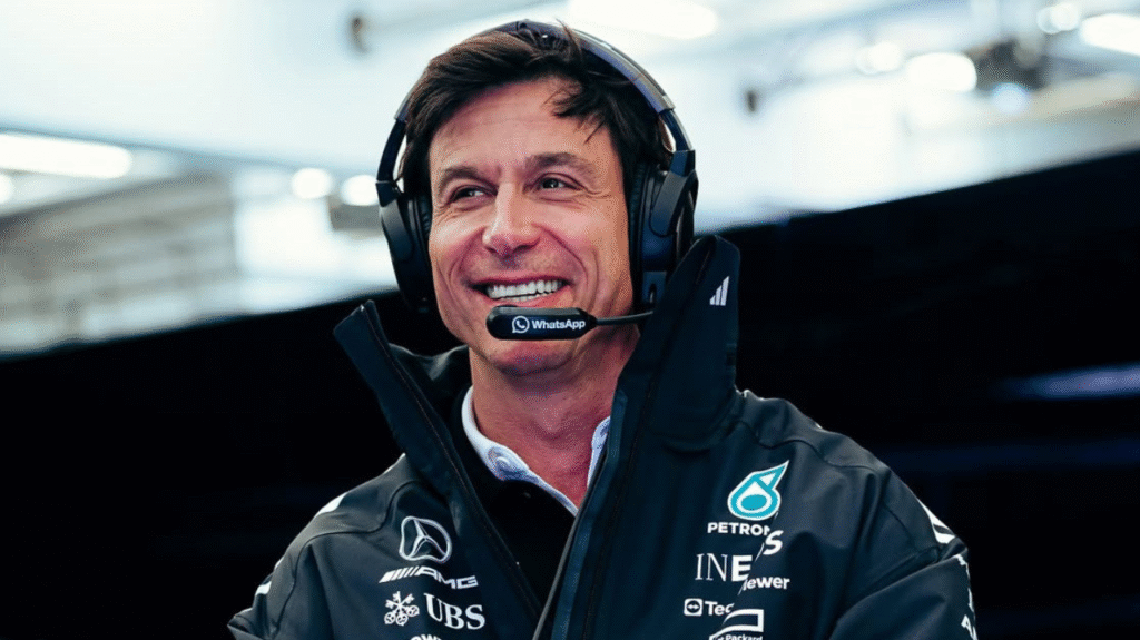 Wolf comenta sobre pódio duplo da Mercedes - Foto: AFP