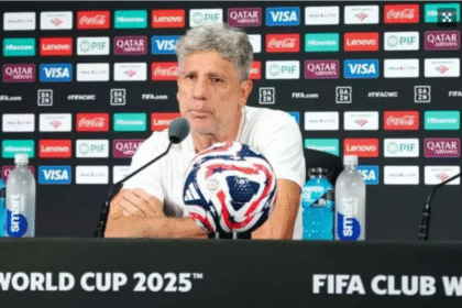 Renato Gaucho trabalha para recuperar confiança do jogador Everaldo Fotos: Fluminense SC