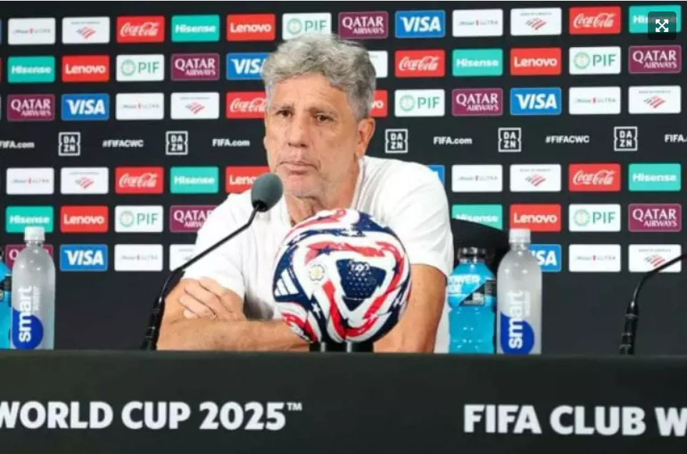 Renato Gaucho trabalha para recuperar confiança do jogador Everaldo Fotos: Fluminense SC
