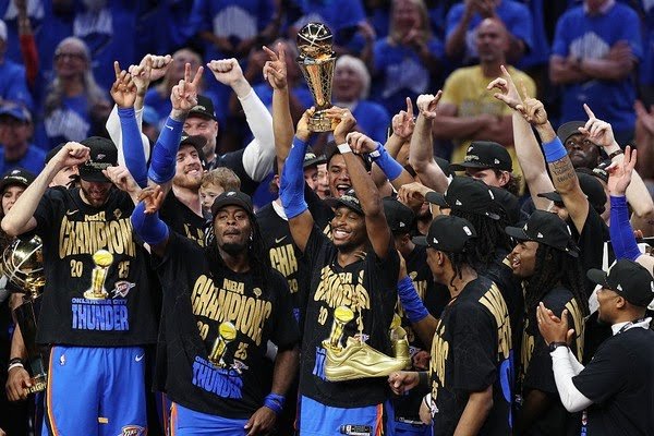OKC comemora conquista inédita da NBA. Foto: Justin Ford/Getty Images