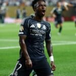 Vini Jr. dá show e Real Madrid vai as oitavas. Foto: REUTERS/Lee Smith