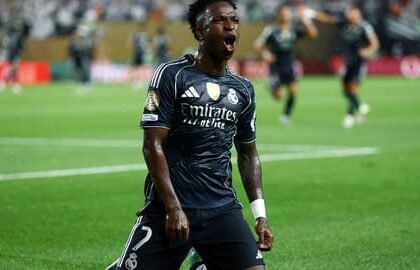 Vini Jr. dá show e Real Madrid vai as oitavas. Foto: REUTERS/Lee Smith