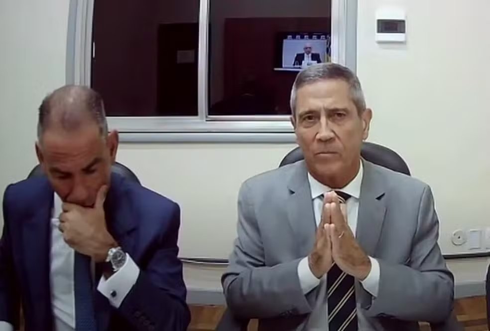 General Walter Braga Netto (à dir.) presta depoimento, por videoconferência, em ação sobre tentativa de golpe — Foto: Reprodução/YouTube - TV Justiça