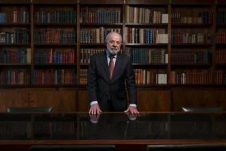 Luiz Inácio Lula da Silva foi entrevistado pelo The New York Times sobre o 'tarifaço de Trump' a produtos brasileiros - Foto: Reprodução/Victor Moriyama/The New York Times