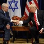 Presidente dos EUA, Donald Trump, e premier israelense, Benjamin Netanyahu, se cumprimentam durante entrevista coletiva em Nova York - Foto: Reprodução/Evan Vucci/AP